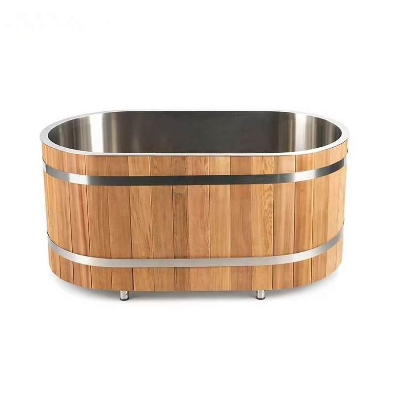 Spa And Wellness Hotel - Luxuriöse Edelstahl-Kaltwasser-Tauchwanne mit Holzfinish für Spa,